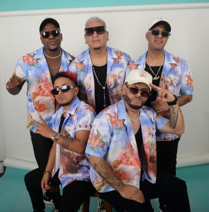 ¡Barrio Fino! Los Reyes de la Salsa y Timba rompe récord con su éxito ‘Partido en dos’