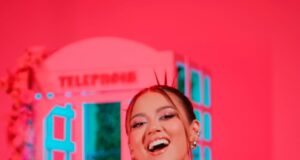 Amy Gutiérrez presenta la canción «Cuando me veo en tus ojos» jubto a Master Chris