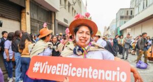 Pasacalle por Bicentenario dela Batalla de Junín en Centro de Lima