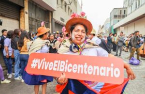 Pasacalle por Bicentenario dela Batalla de Junín en Centro de Lima