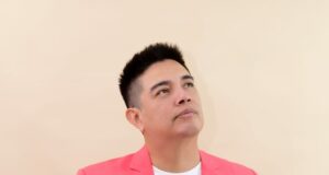 Leonard León conquista las radios con su nuevo tena: » Una mujer como tú»(VIDEO)