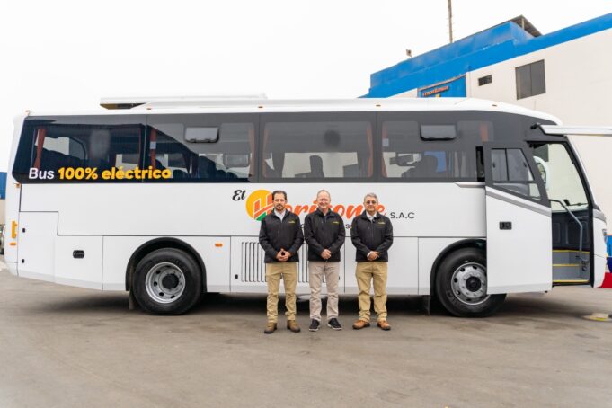 Minera Poderosa recibe primer bus eléctrico para transporte de personal