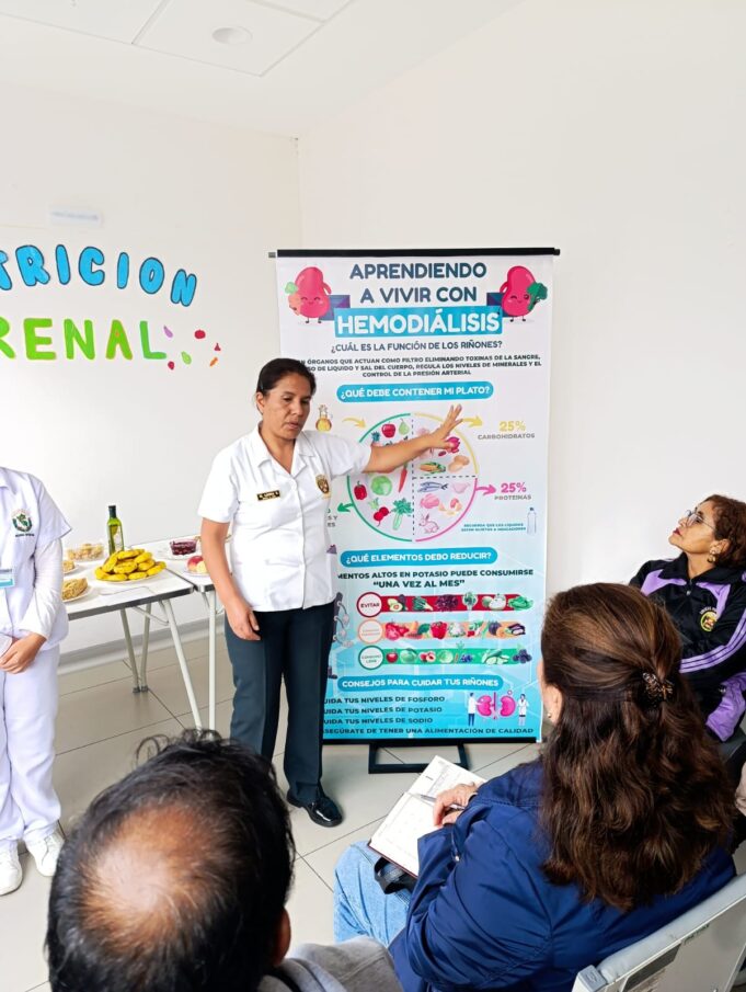 Implementan número de WhatsApp para dar consejos de nutrición a pacientes y familiares de la policía con problemas renales