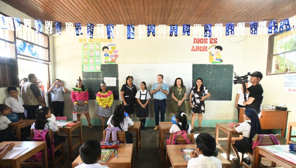 Ucayali: Más de 40 mypes madereras ganan licitación pública para proveer de mobiliario escolar a la región