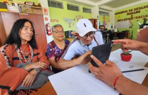 Pensión 65: usuarios aprenden a leer y escribir a través de la alfabetización digital