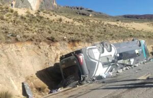 Ayacucho: volcadura de ómnibus CIVA interprovincial deja hasta el momento 17 muertos y varios heridos