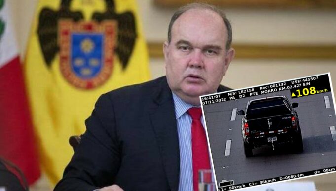 Rafael López Aliaga: Camioneta de su uso tiene licencia de conducir vencida y registra multa de 1.400 soles