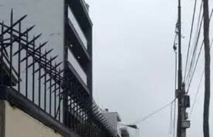 Ladrón se incrustra cerco de púas y muere desangrado tras intentar robar bicicleta de edificio en La Molina(VIDEO)