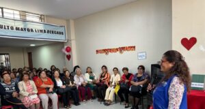 El SAT brindó orientación a adultos mayores sobre beneficios tributarios