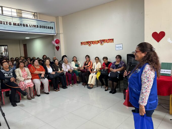 El SAT brindó orientación a adultos mayores sobre beneficios tributarios