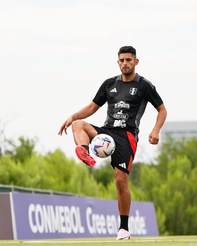 Fossati prepara el once para jugar ante Chile