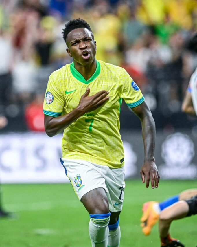 Brasil goleó a Paraguay 4-1 y definirá primer lugar con Colombia