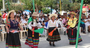 Usuarios de Pensión 65 celebran aniversario 451 de Olmos demostrando sus saberes ancestrales