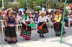 Usuarios de Pensión 65 celebran aniversario 451 de Olmos demostrando sus saberes ancestrales