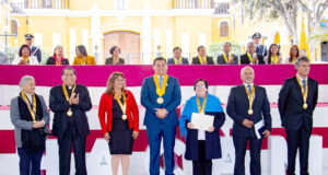 Condecoran a vecinos ilustres de Pachacámac