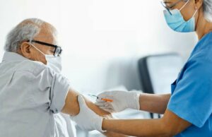 Ocho de cada diez muertes por Covid-19 corresponden a adultos mayores