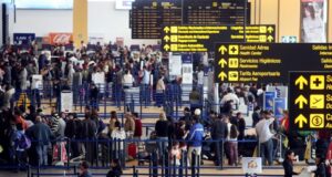 Continúa el caos en el aeropuerto Jorge Chávez mientras miles de pasajeros se perjudican