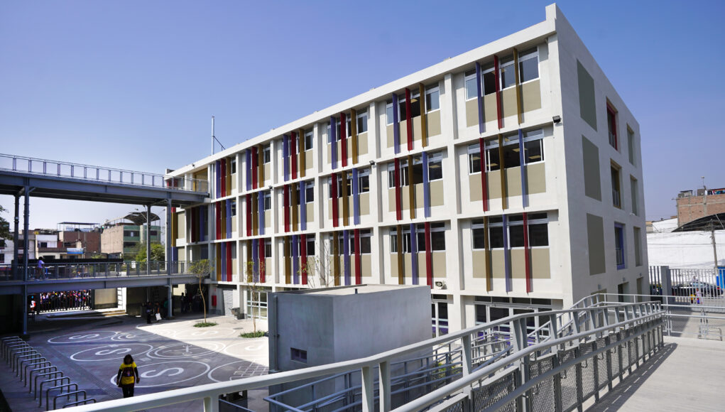 Gobierno entrega octava Escuela Bicentenario en Santa Anita