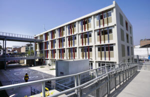 Gobierno entrega octava Escuela Bicentenario en Santa Anita