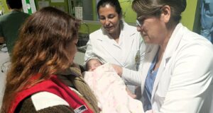 ‘Luisita’, la bebé que abandonaron en Jesús María, fue dada de alta en el hospital PNP donde le salvaron la vida
