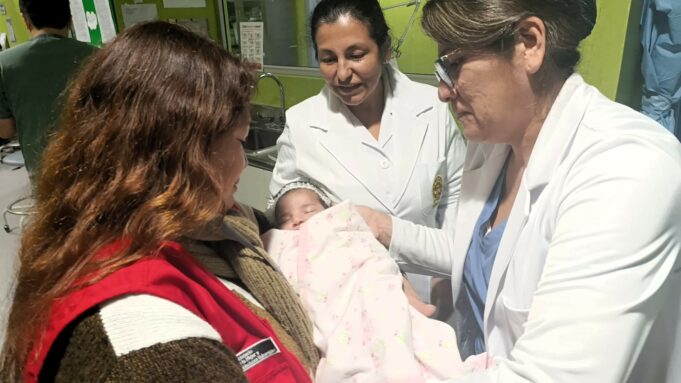 ‘Luisita’, la bebé que abandonaron en Jesús María, fue dada de alta en el hospital PNP donde le salvaron la vida