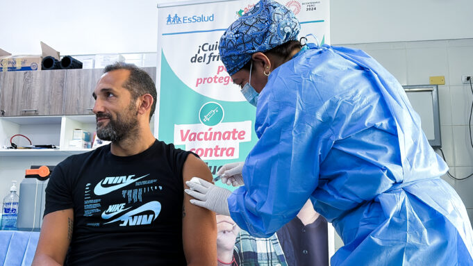 Alianza Lima se suma a campaña de vacunación de EsSalud contra la influenza