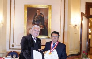 Universidades deben participar en elaboración de currícula educativa