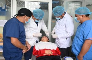 INSN: Campeona mundial de karate lista para triunfar tras retirarle 16 piezas dentales supernumerarias