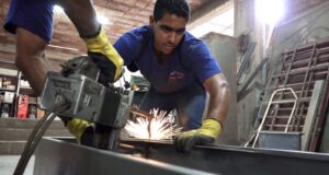 Titular de Produce anuncia que producción industrial cerraría el 2024 con un crecimiento de 3.5%