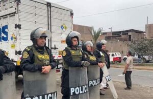 Desalojan mecánicas y car wash de vía pública en San Martín de Porres