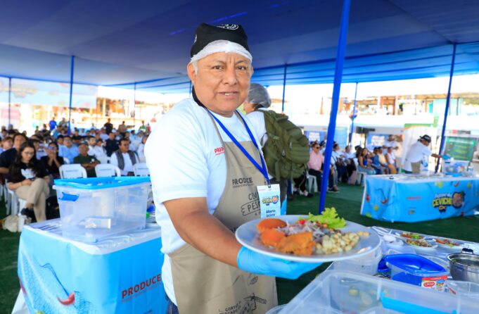 Pescadores artesanales y mujeres lideresas de los comedores populares participaron en concurso para preparar el mejor ceviche piurano