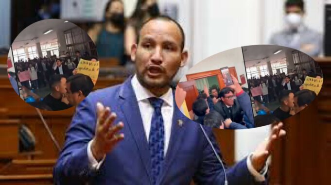 UNMSM: con abucheos y cánticos frustran conferencia de congresista Alejandro Muñante