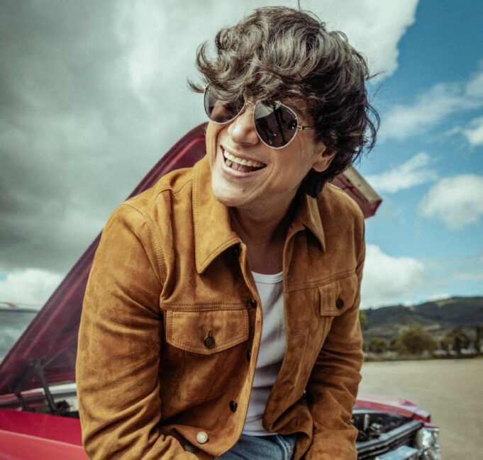 El ícono colombiano del vallenato, Silvestre Dangond:llega con todo su poder a Lima (VIDEO)