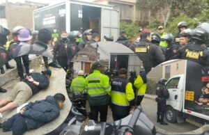 Serenos de Comas en plan cerco con PNP capturan a choros que habían asaltado furgoneta que repartía productos