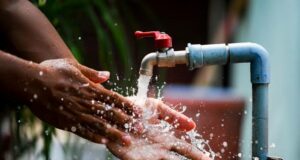 Tarifas de agua se duplicaría en Lima y triplicaría en regiones