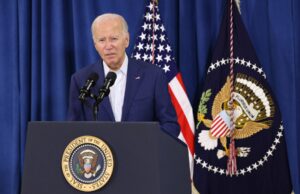 Biden condena el atentado contra Trump y se alegra de que esté “bien”