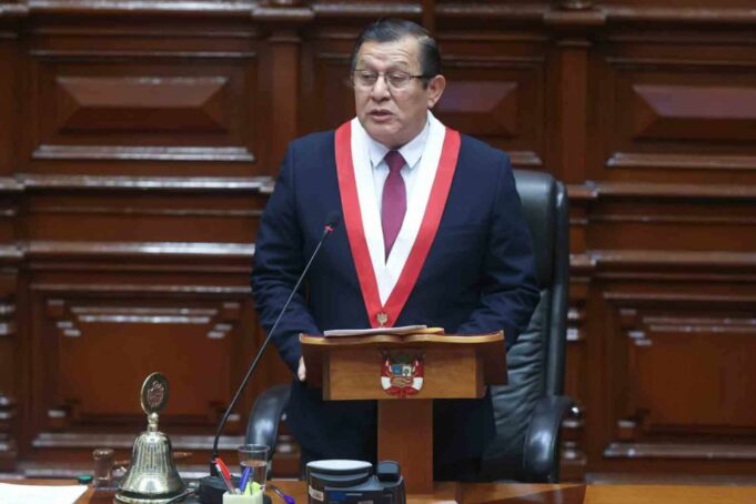 Congreso: Eduardo Salhuana es el nuevo presidente del Parlamento