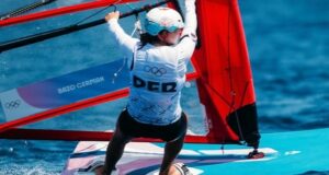 María Belén Bazo sigue en carrera en Vela de los Juegos Olímpicos París 2024