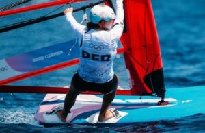 María Belén Bazo sigue en carrera en Vela de los Juegos Olímpicos París 2024