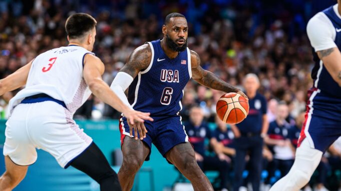 Estados Unidos debutó ganando a Serbia 110-84 en los Juegos Olímpicos París 2024