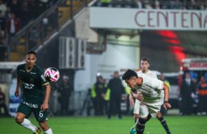 Universitario en gran reacción volteó partido a Alianza Lima ganando 2-1 y es líder del Clausura