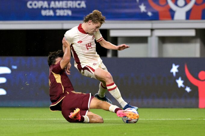 Canadá sacó a Venezuela por penales 4-3 y jugará frente a la Argentina en semifinales