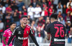 Melgar goleó a César Vallejo 5-2 y sigue imparable en el Clausura