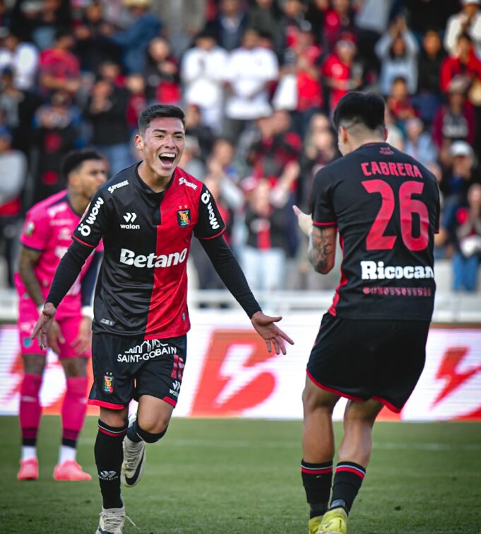 Melgar goleó a César Vallejo 5-2 y sigue imparable en el Clausura