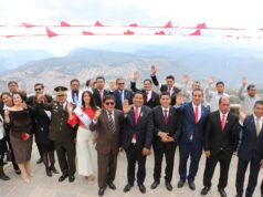 Gilmer Horna inauguró mirador turístico Puma Urco e izó la Bandera más grande del país en Amazonas