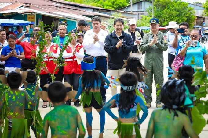 Loreto: En frontera con Colombia Midis brinda servicio de Movitambos para traslado de estudiantes en comunidades nativas