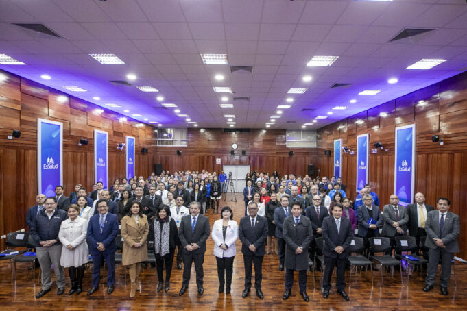 EsSalud analiza estrategias para garantizar sostenibilidad económica en beneficio de asegurados