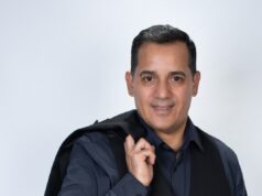 Salsero peruano Julio Vilchez la rompe en Miami