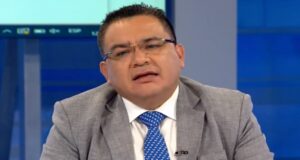 Juan José Santiváñez acusa a la prensa de «empoderar a criminales» y desata polémica