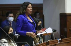 Colegio de Abogados de Lima (CAL) está considerando iniciar una investigación administrativa contra la congresista Rosselli Amuruz Dulanto por presunta negociación incompatible.